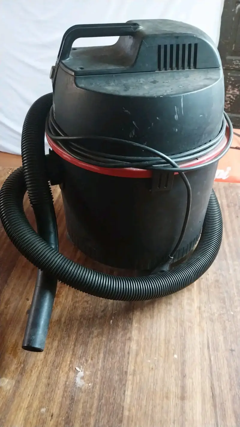 Aspiradora Thomas Junior 1216 Plus usada - 2