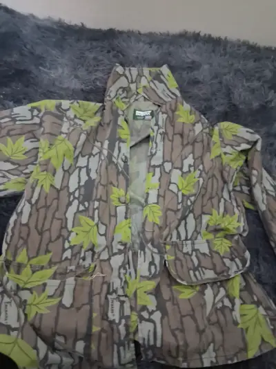 Chaqueta trebark camuflada con hojas verdes - miniatura 1