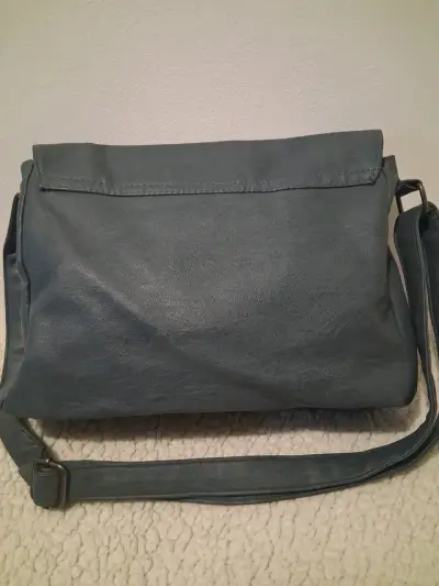 Bolso bandolera gris azulado de cuero sintético - miniatura 4