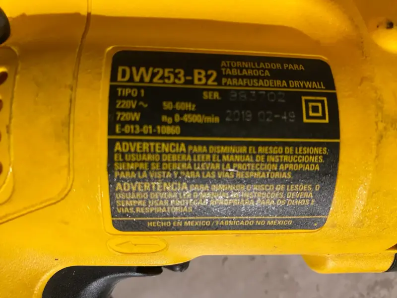 Atornillador eléctrico alámbrico DeWalt - 2