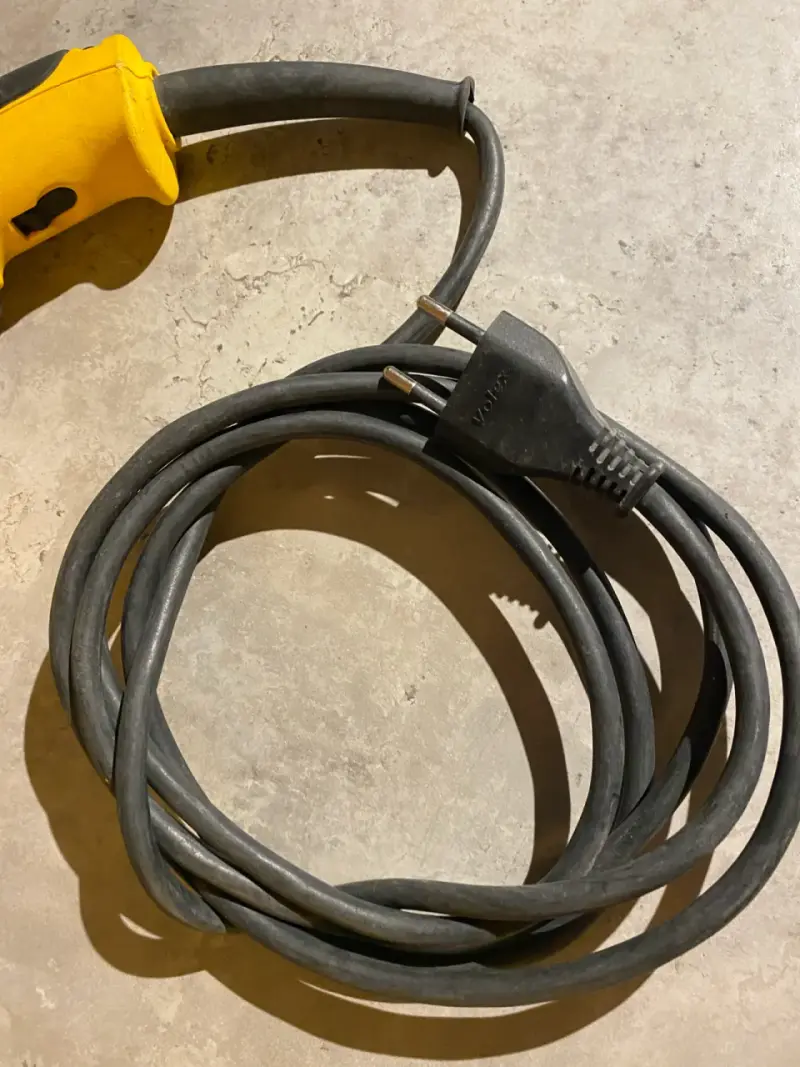Atornillador eléctrico alámbrico DeWalt - 4