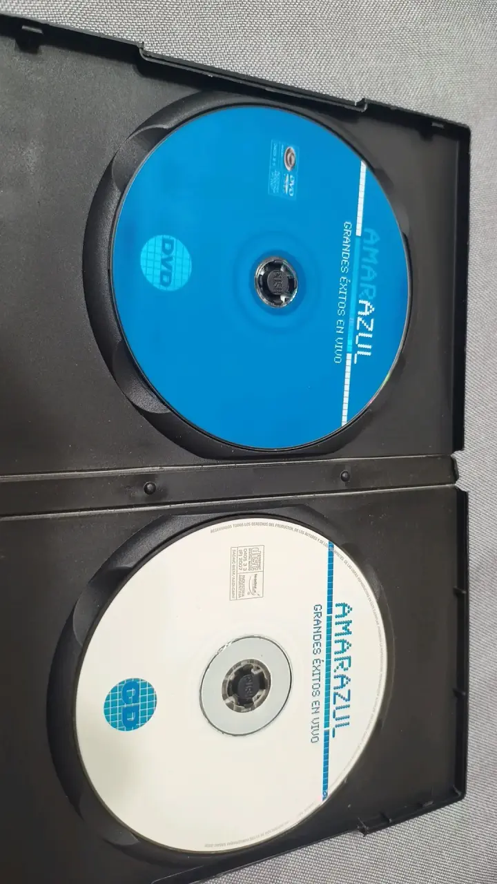 Amar Azul Grandes Éxitos en Vivo DVD + CD - 3