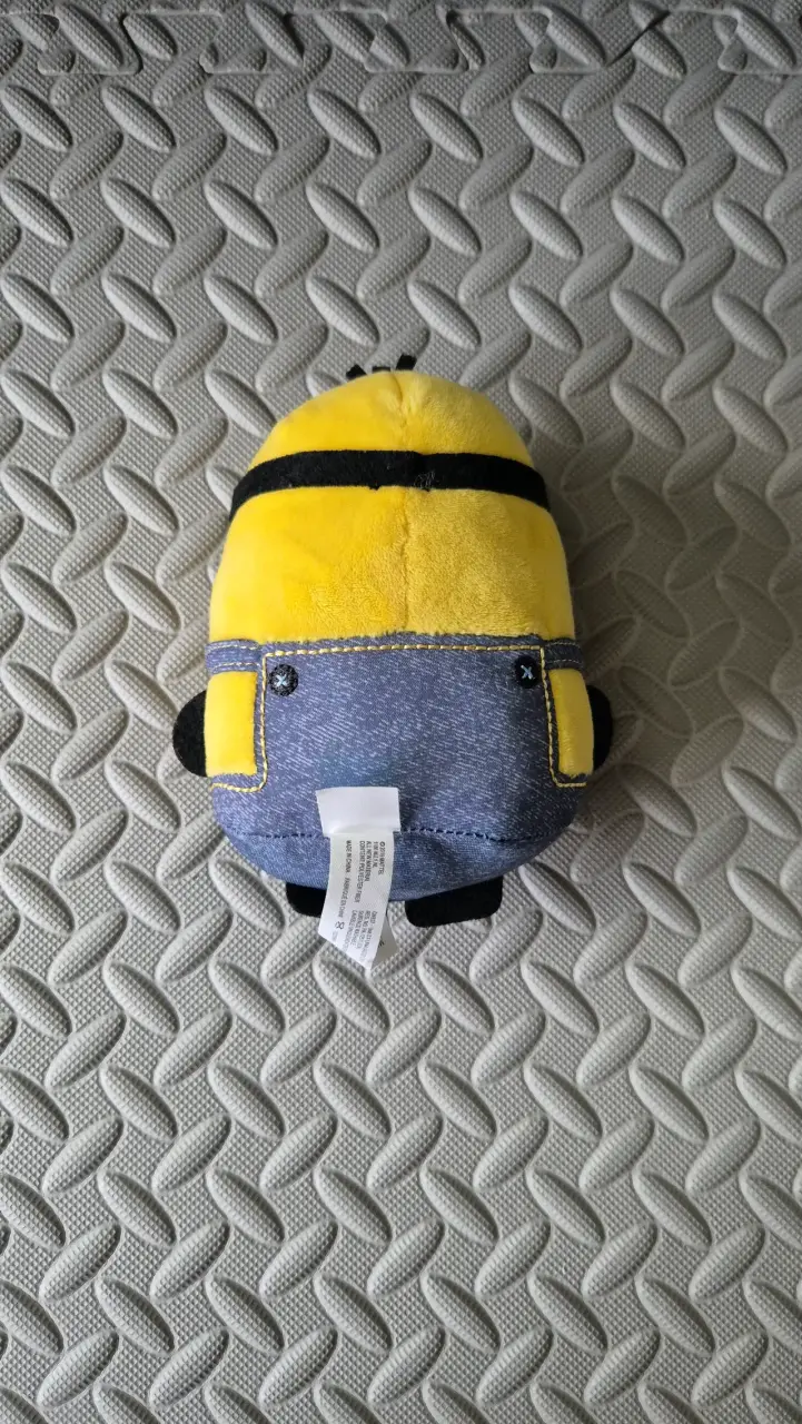 Peluche Minion amarillo con overol - 2