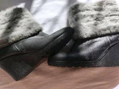 Botines de cuero negro con forro de piel sintética - miniatura 1