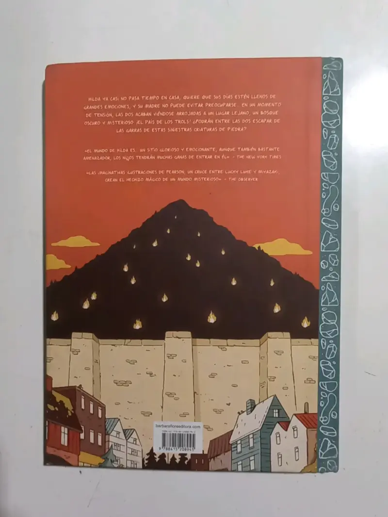 Libro Hilda y el Bosque de Piedra de Luke Pearson - 2