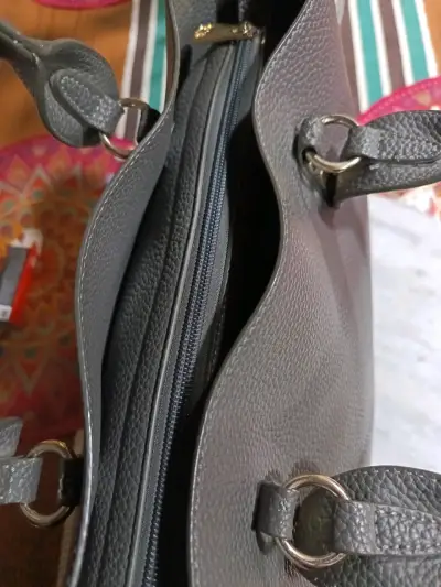 Cártera   de mano y Crossbody - miniatura 6