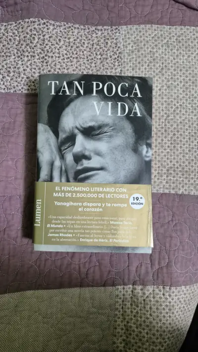 Libro 'Tan Poca Vida' de Hanya Yanagihara - miniatura 1