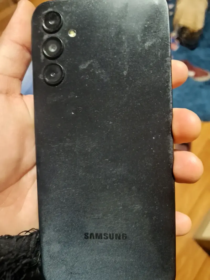 Samsung Galaxy A14 5G con pantalla quebrada - 4