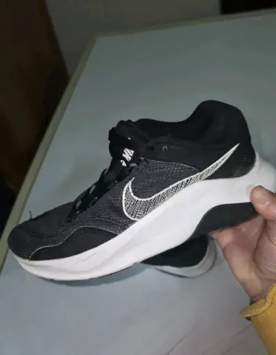 Zapatillas deportivas negras Nike para mujer - miniatura 1