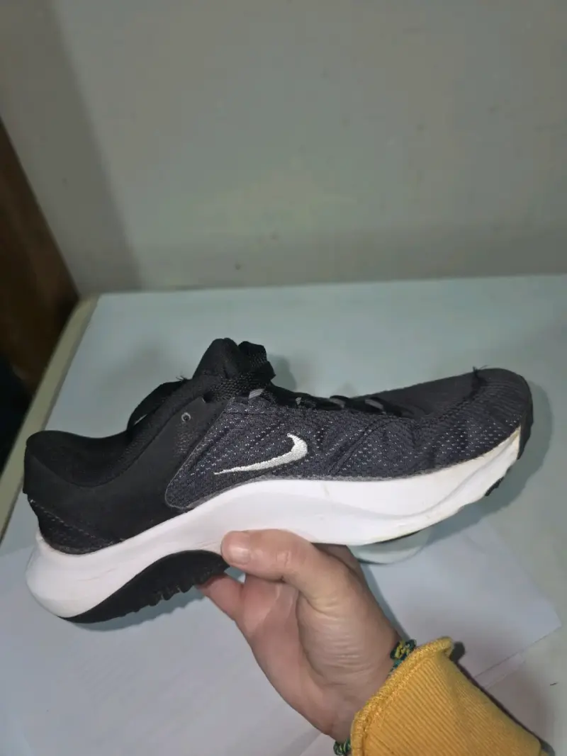 Zapatillas deportivas negras Nike para mujer - 2
