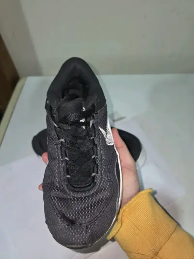 Zapatillas deportivas negras Nike para mujer - miniatura 3