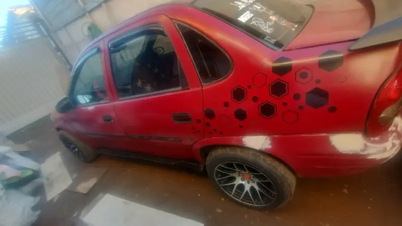 Chevrolet Corsa - 6