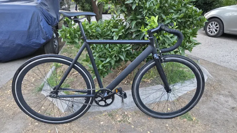 Bicicleta fixie / single negra en buen estado - 1