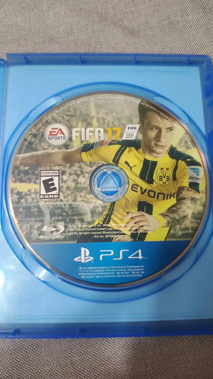 Juego FIFA 17 para PS4 en buen estado - 3