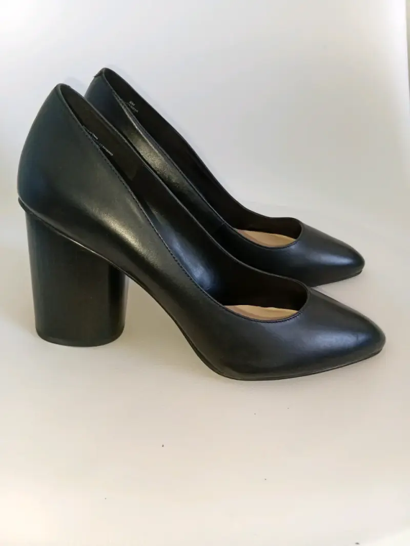Zapatos de Tacón Negro de Cuero para Mujer - 1