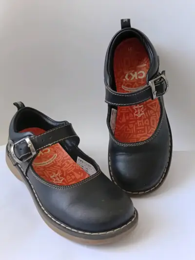 Zapatos de niña CKY negros con hebilla - miniatura 1