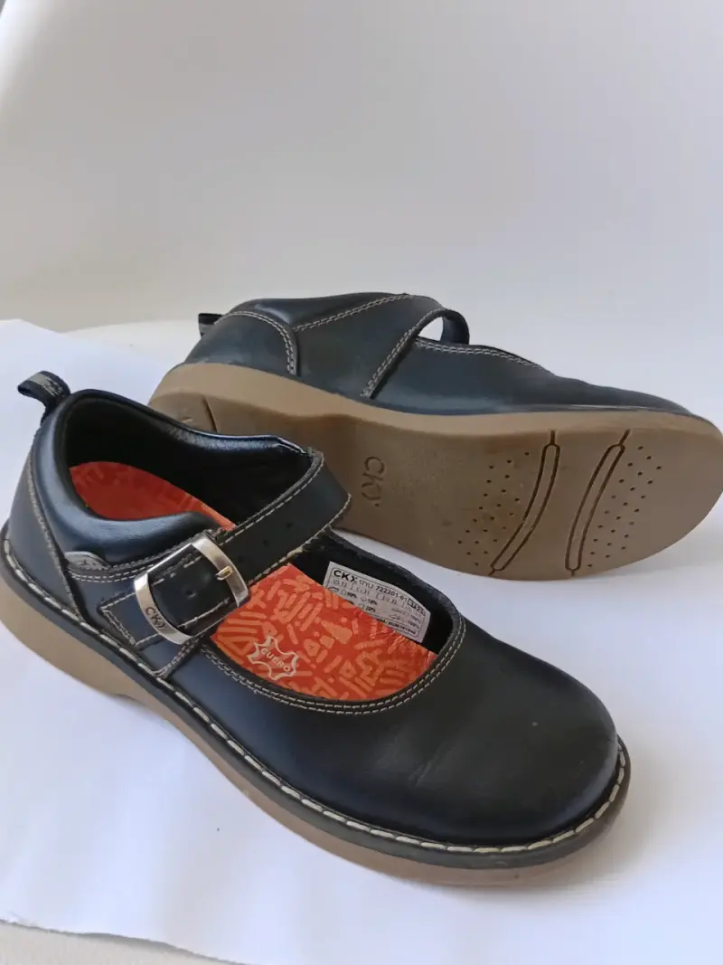 Zapatos de niña CKY negros con hebilla - 4
