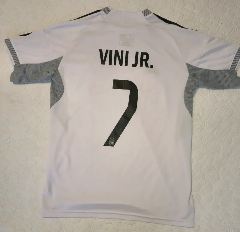 Camiseta Real Madrid Vini Jr. - 2