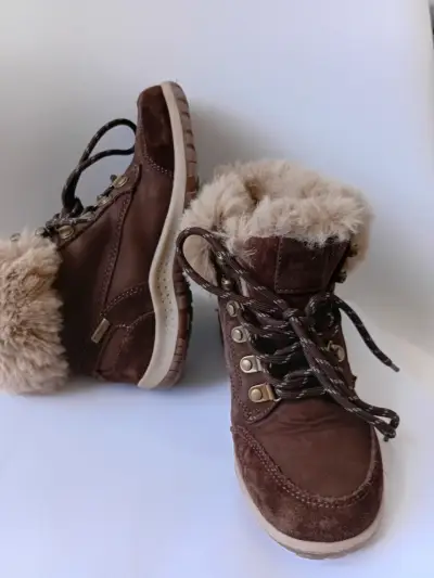 Botas de invierno Hush Puppies con forro de piel - miniatura 1