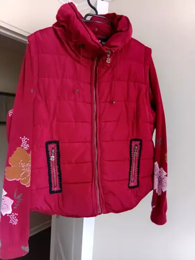 Chaqueta Desigual roja con diseño floral - miniatura 1