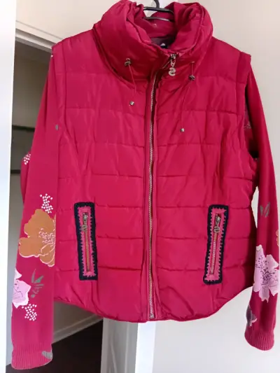 Chaqueta Desigual roja con diseño floral - miniatura 2