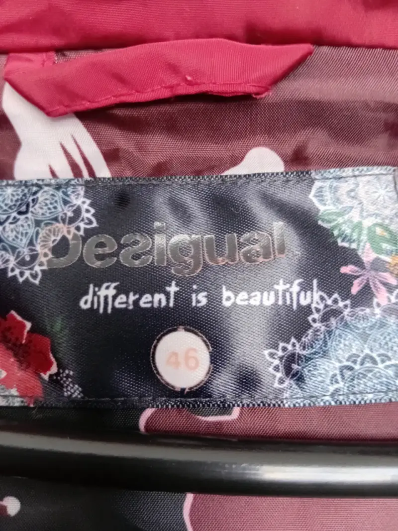 Chaqueta Desigual roja con diseño floral - 3