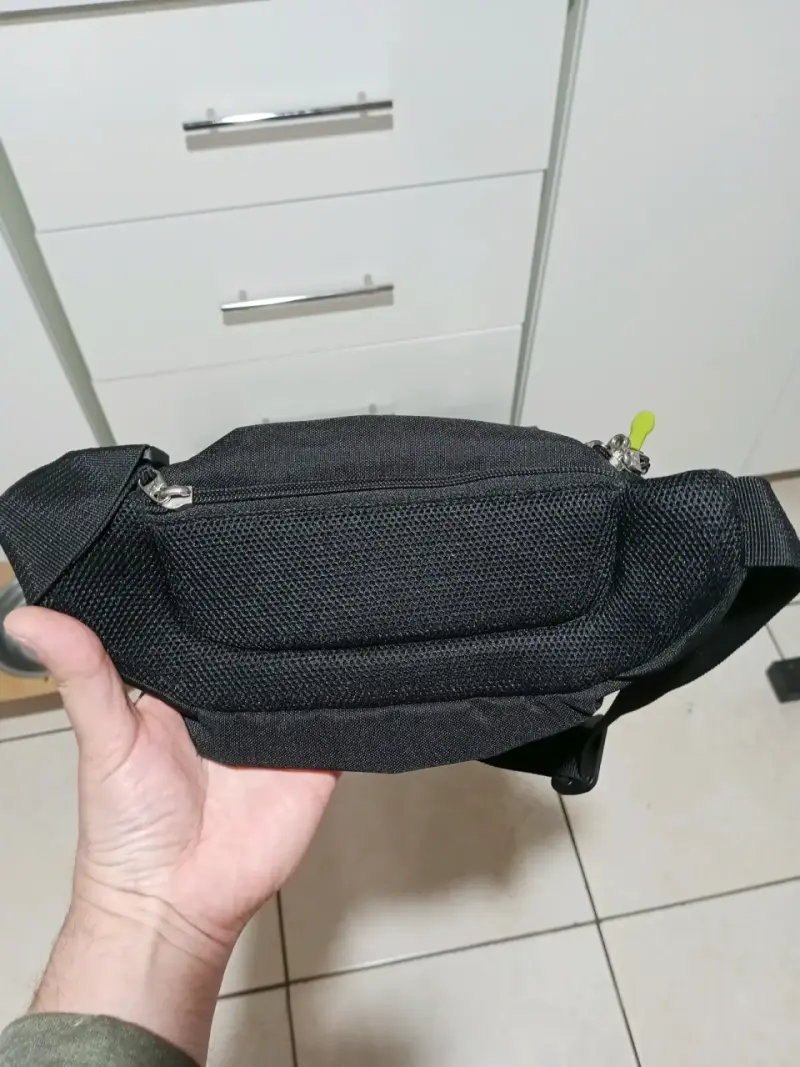 Riñonera deportiva negra Head con detalles verdes - 2