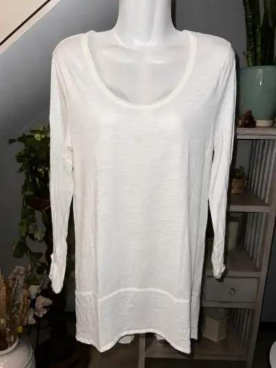 Polera larga Umbrale ajustable  en espalda - miniatura 1