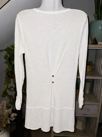 Polera larga Umbrale ajustable  en espalda - miniatura 2
