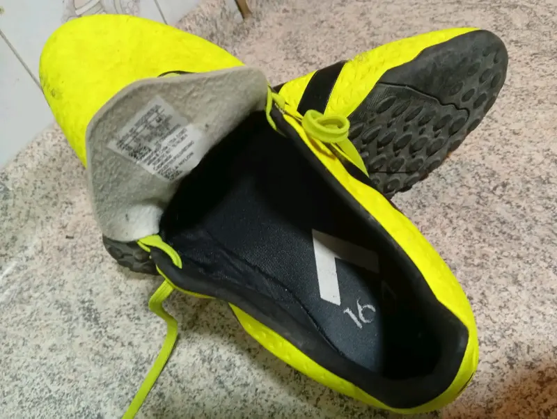 Zapatillas de fútbol Adidas amarillas con negro - 3