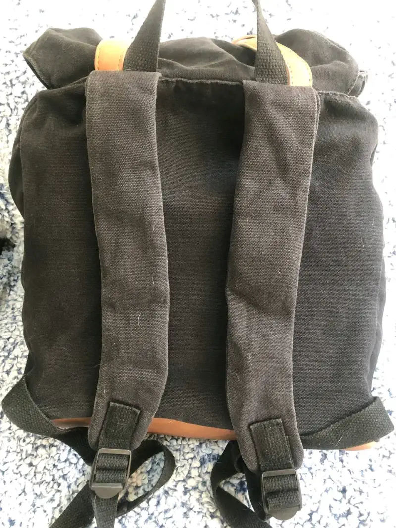 Mochila negra Fiorucci con correas de cuero - 2