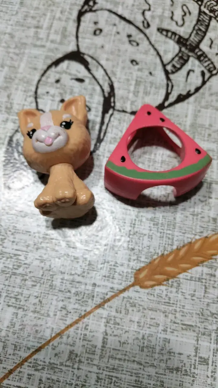 Figura de juguete de gato con accesorio - 1