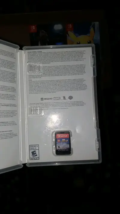 Consola Nintendo Switch con 3 juegos incluidos - miniatura 2