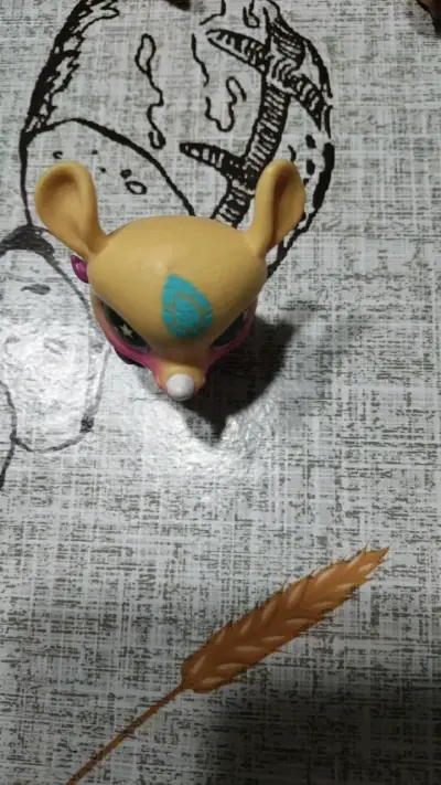 Figura de juguete rinoceronte colorido - miniatura 2