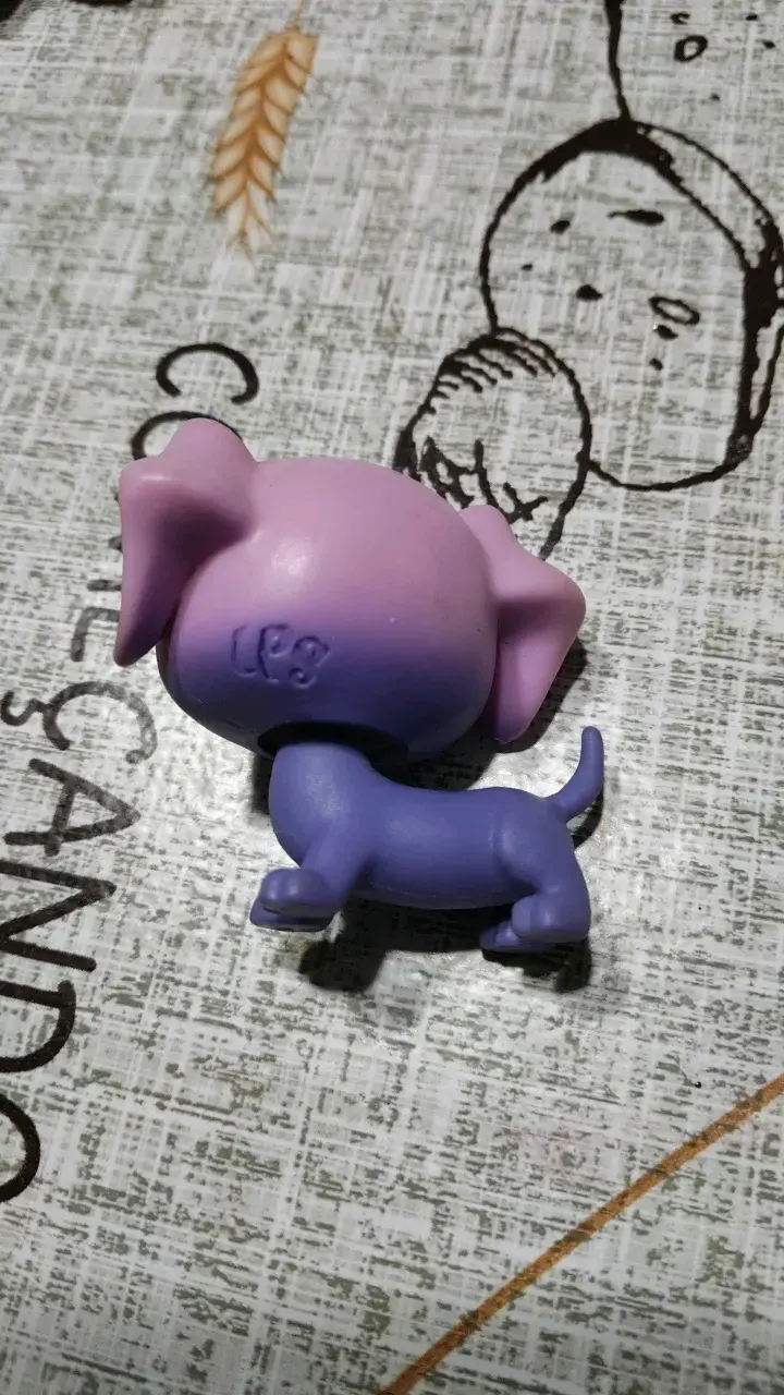 Figura de juguete perro morado y rosa - 2