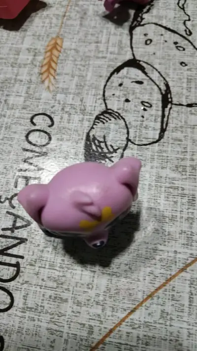 Figura de juguete perro morado y rosa - miniatura 4