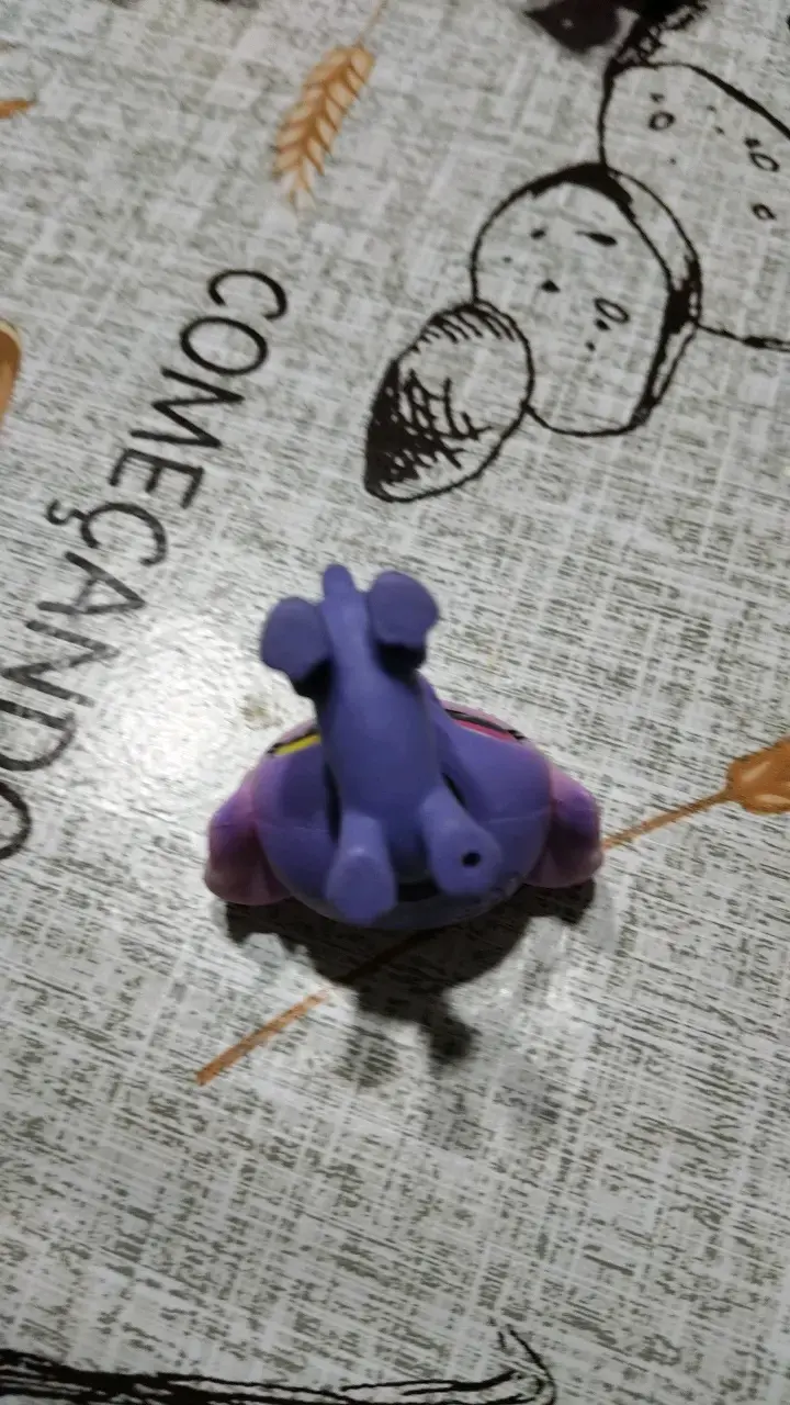 Figura de juguete perro morado y rosa - 5