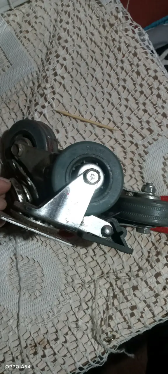 Ruedas dobles para muebles con soporte metálico