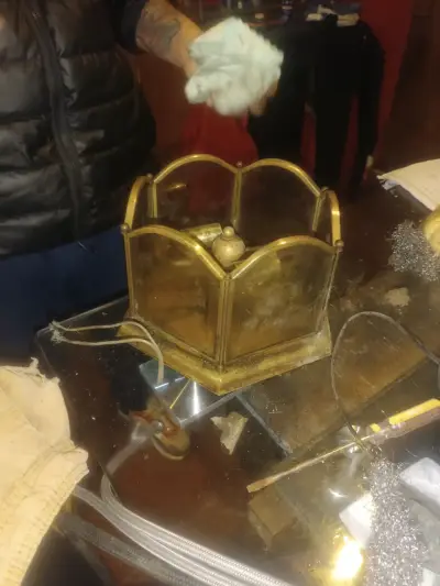 Lámpara colgante vintage de bronce y vidrio - miniatura 1