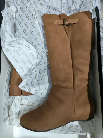 Botas de gamuza marrón con tacón bajo cuero gacel - miniatura 3