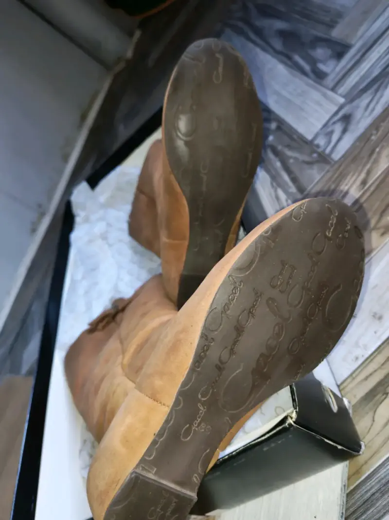 Botas de gamuza marrón con tacón bajo cuero gacel - 4