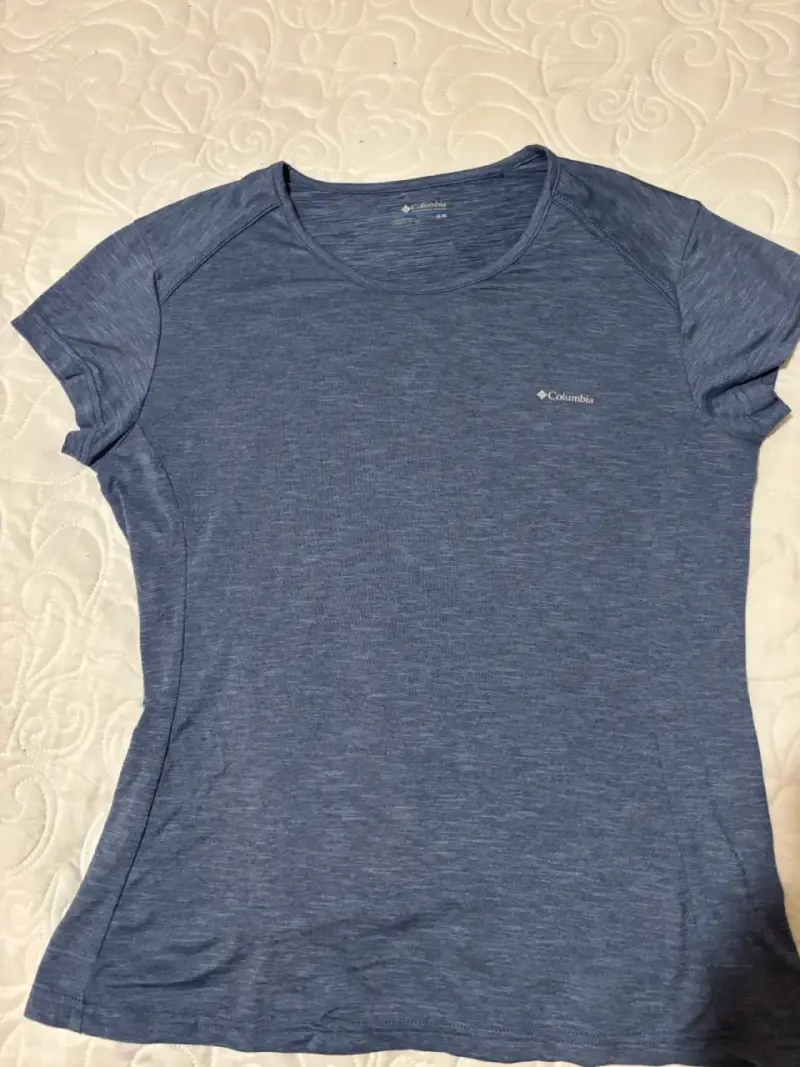 Polera Columbia Talla S-M poco uso - 1