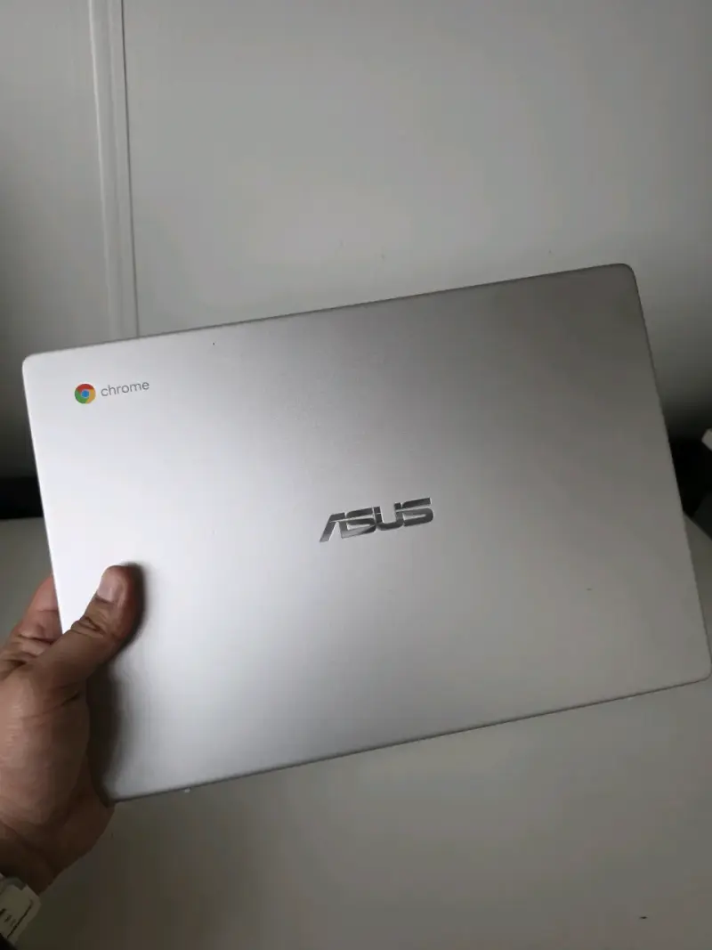 ASUS Chromebook C423NA con Chrome OS - 3