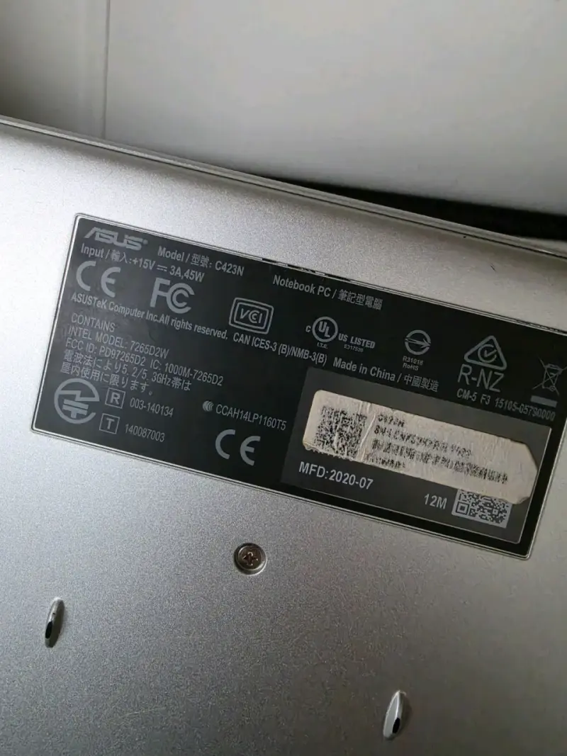 ASUS Chromebook C423NA con Chrome OS - 4