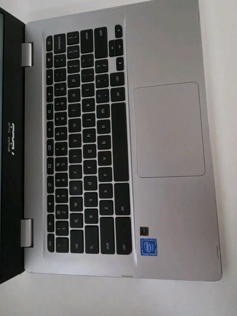ASUS Chromebook C423NA con Chrome OS - 6