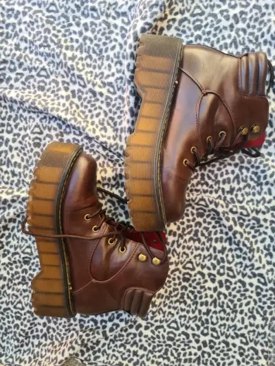 Botas de cuero marrón con plataforma alta - miniatura 3