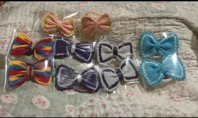 Lazos tejidos a crochet coloridos - miniatura 3