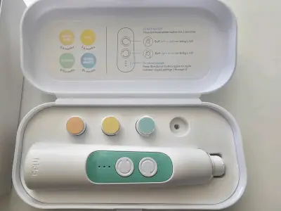 Corta Uñas bebe Frida Baby con Luz LED - miniatura 5