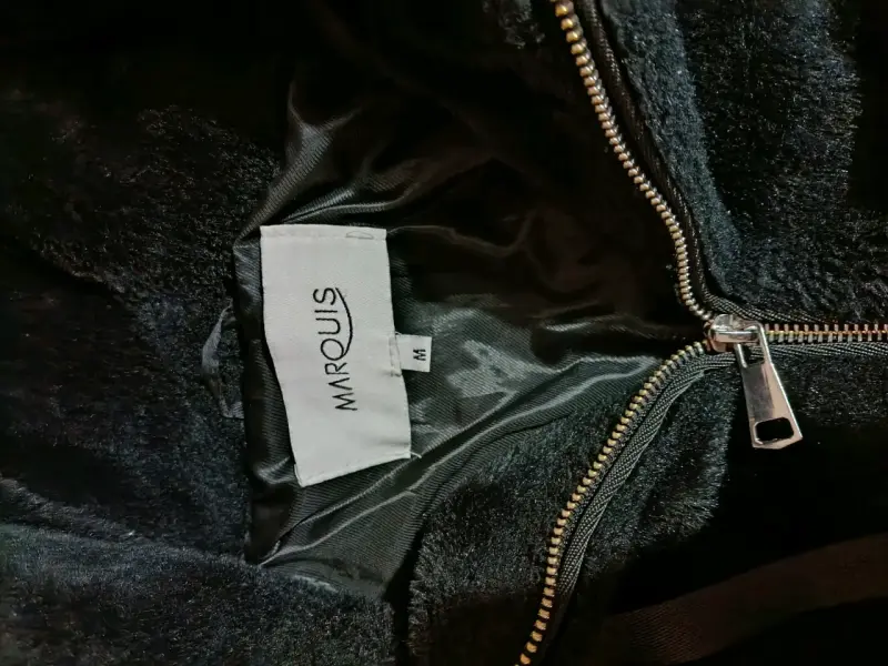 Chaqueta de felpa negra con capucha - 3