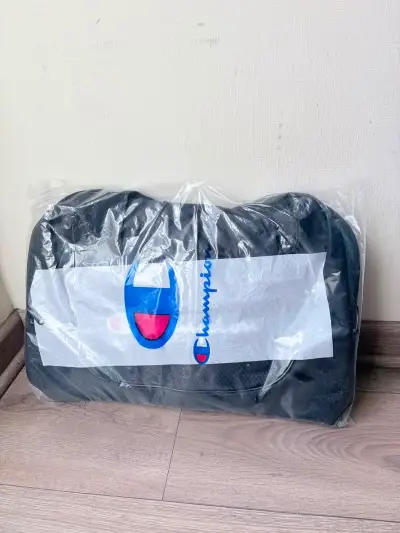 Bolso deportivo negro Champion con logo - miniatura 3
